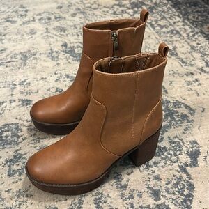 House of Harlow Booties